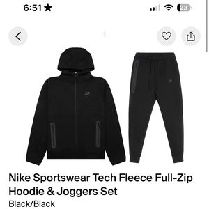 Black Nike Tech